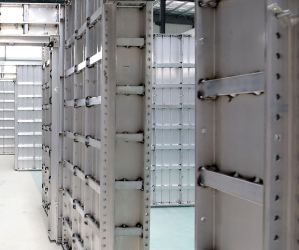 鋁模板和傳統(tǒng)模板之間到底是存在哪些差別？